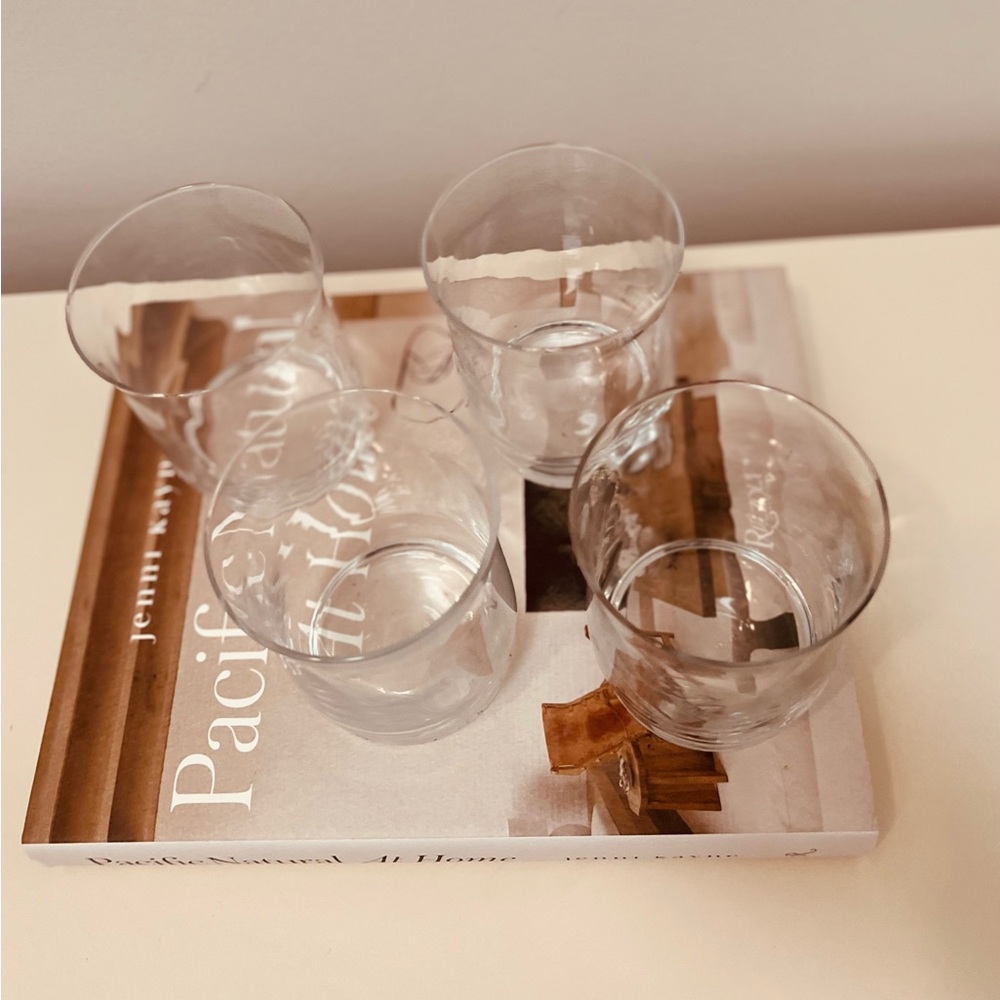 SET OF 4 GORGEOUS HAND BLOWN‎ COCKTAIL/DRINKING GLASSES - EUC SCOTCH WATER ETC - Picture 7 of 7